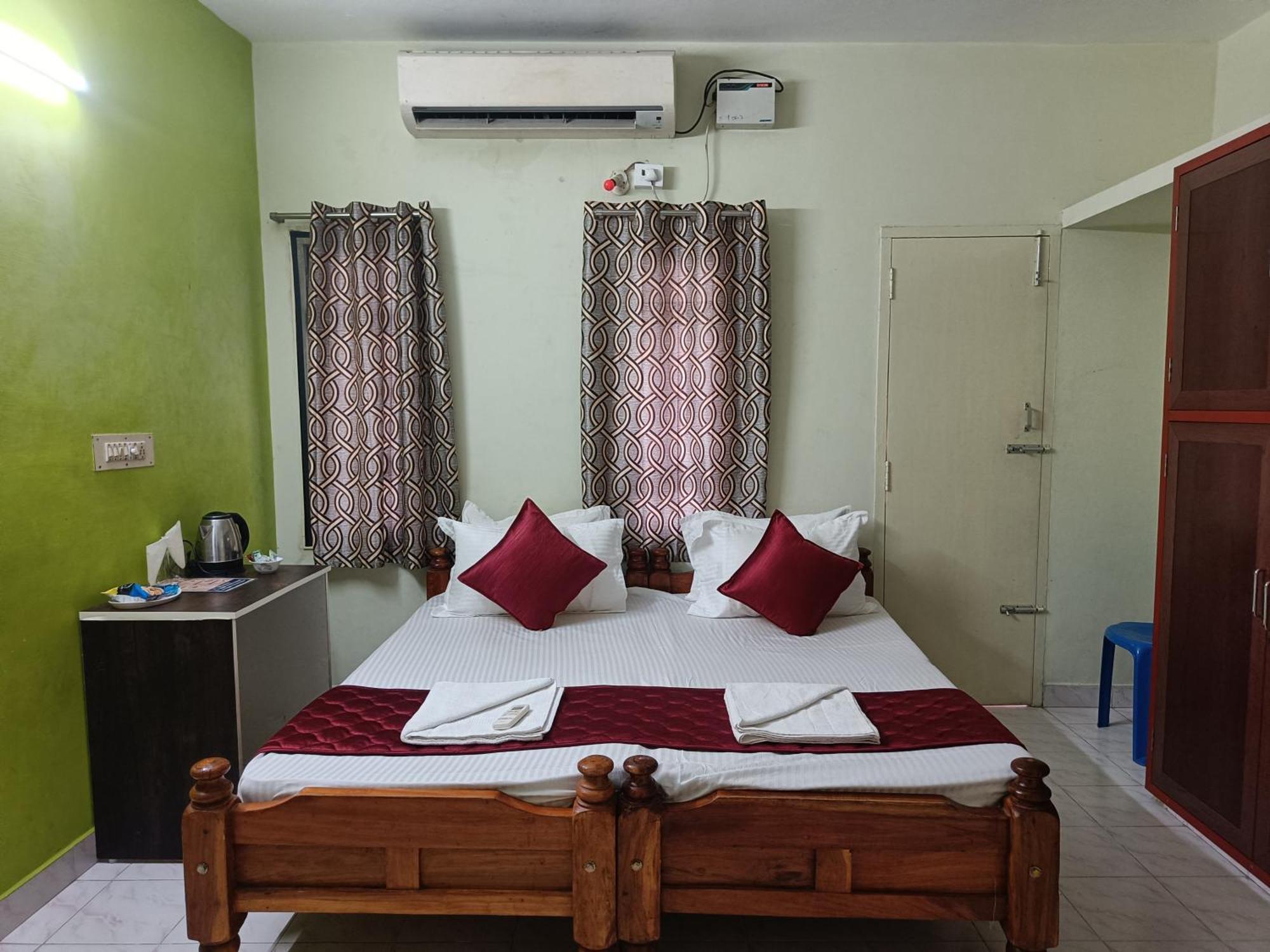 Trendz Service Apartment *