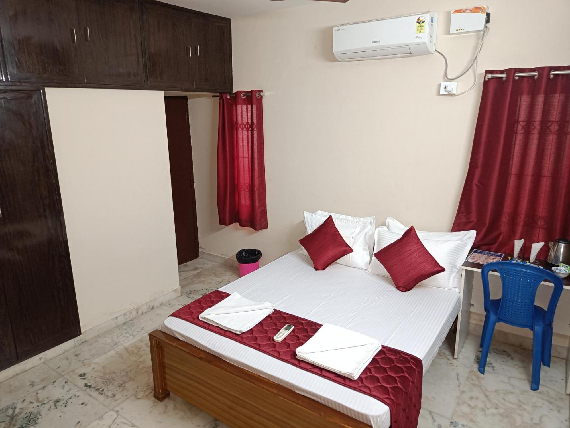 Trendz Service Apartment *